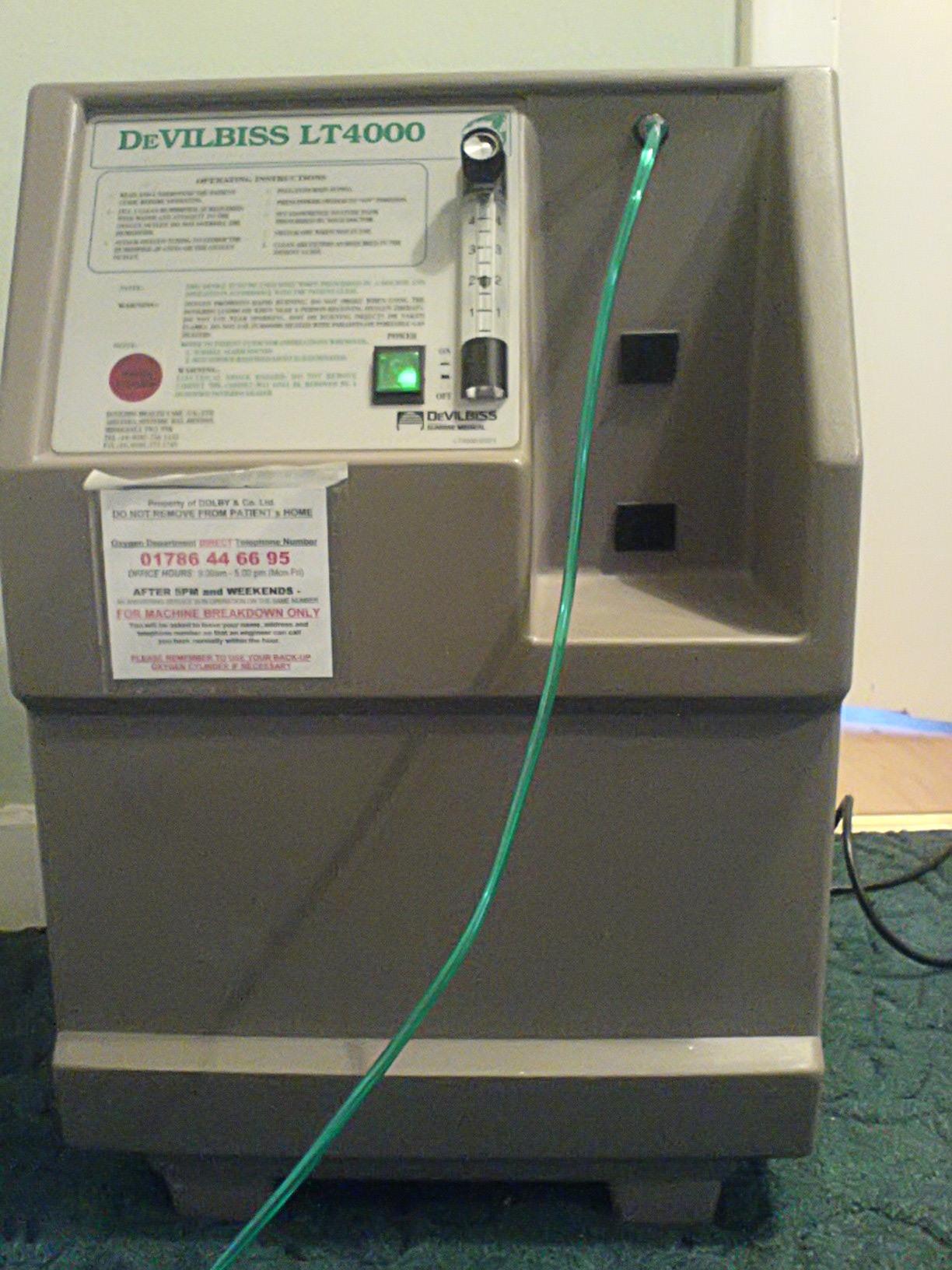 Home oxygen concentrator