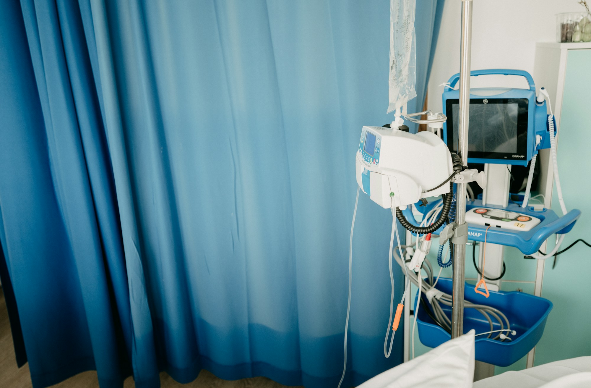 Patient monitoring and infusion equipment in a hospital room